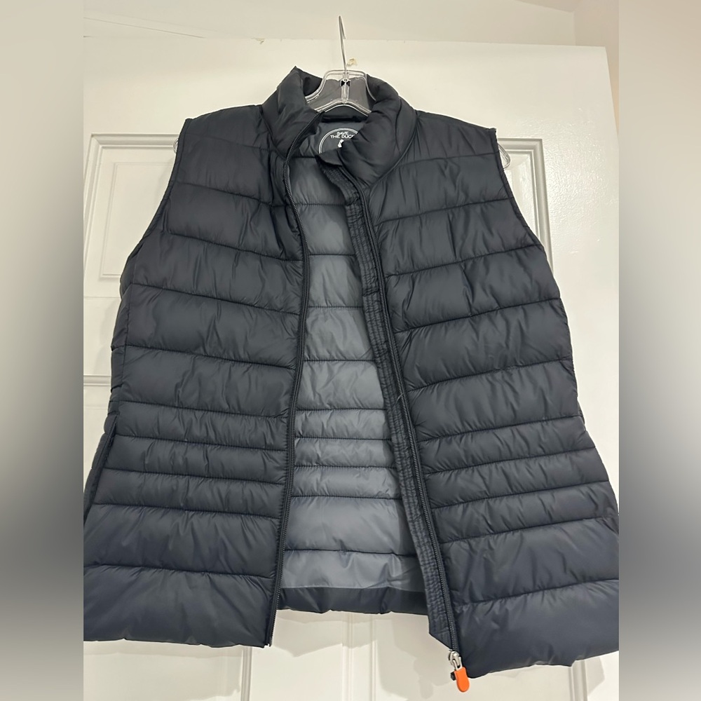 SAVE THE DUCK puffer vest. Fits like a M